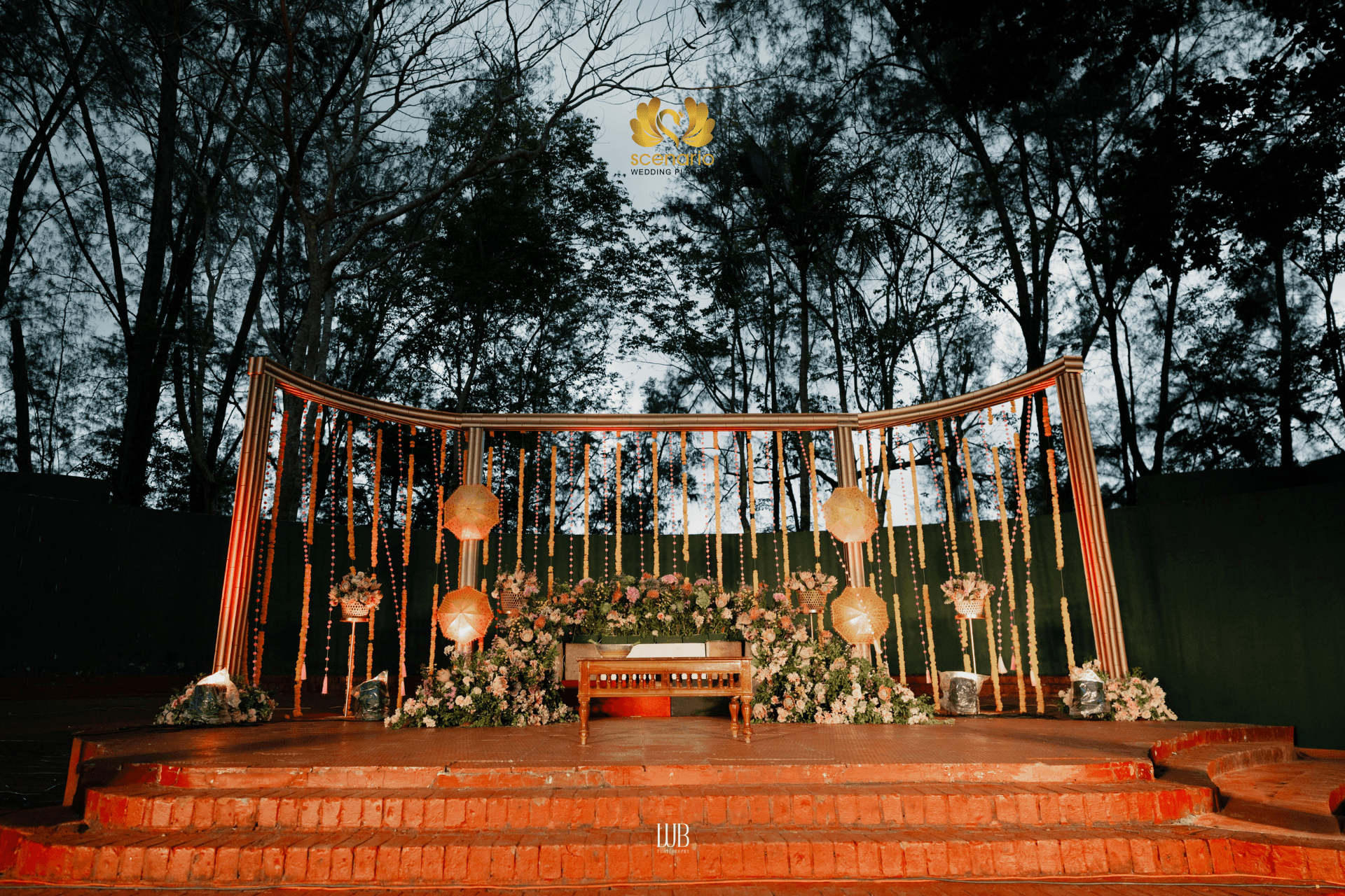 Beach Wedding vs Backwater Wedding in Kerala: Which One Fits Your Wedding Story?